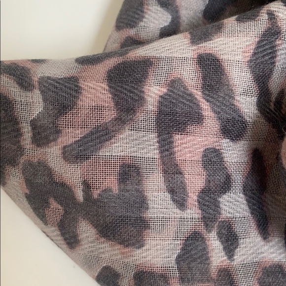 Scraf - Picture 3 of 4